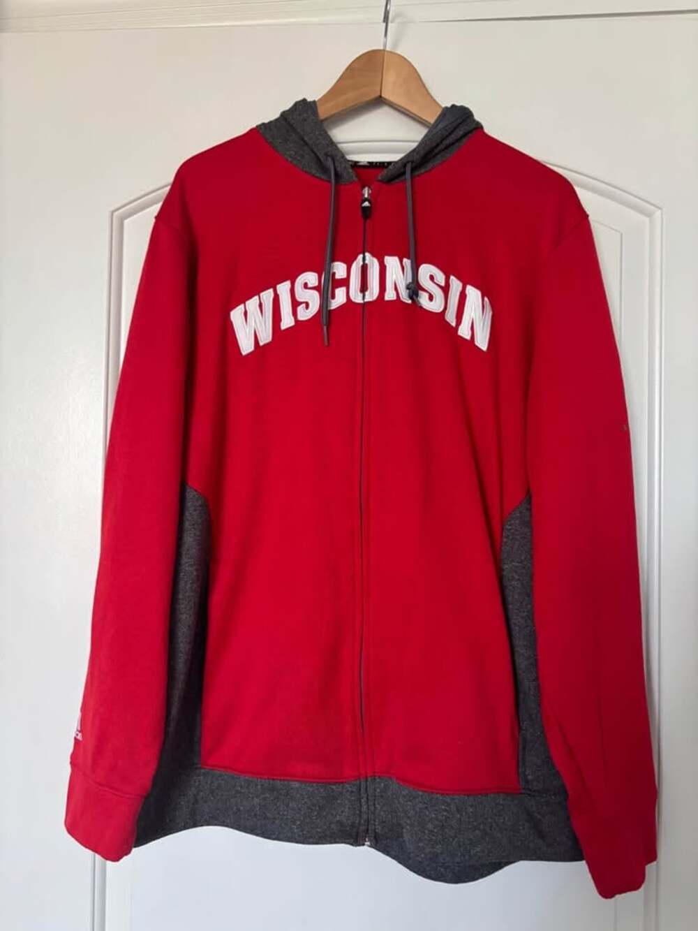 Adidas Wisconsin Badgers Full Zip Hoodie Red Grey Spellout Men's Large L Fleece